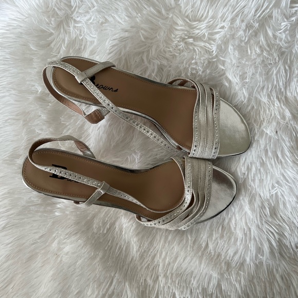 Sandal - Picture 10 of 10